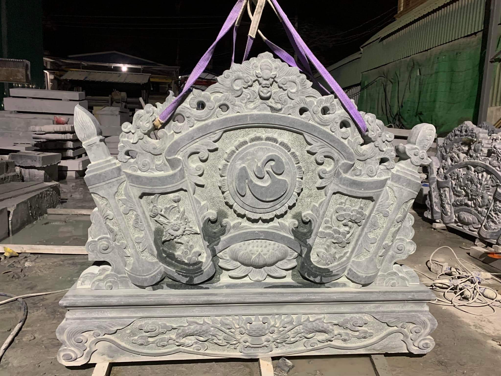 Cuốn Thư Đá - CTD22