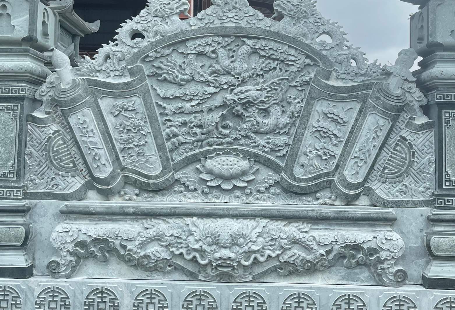 Cuốn Thư Đá - CTD41