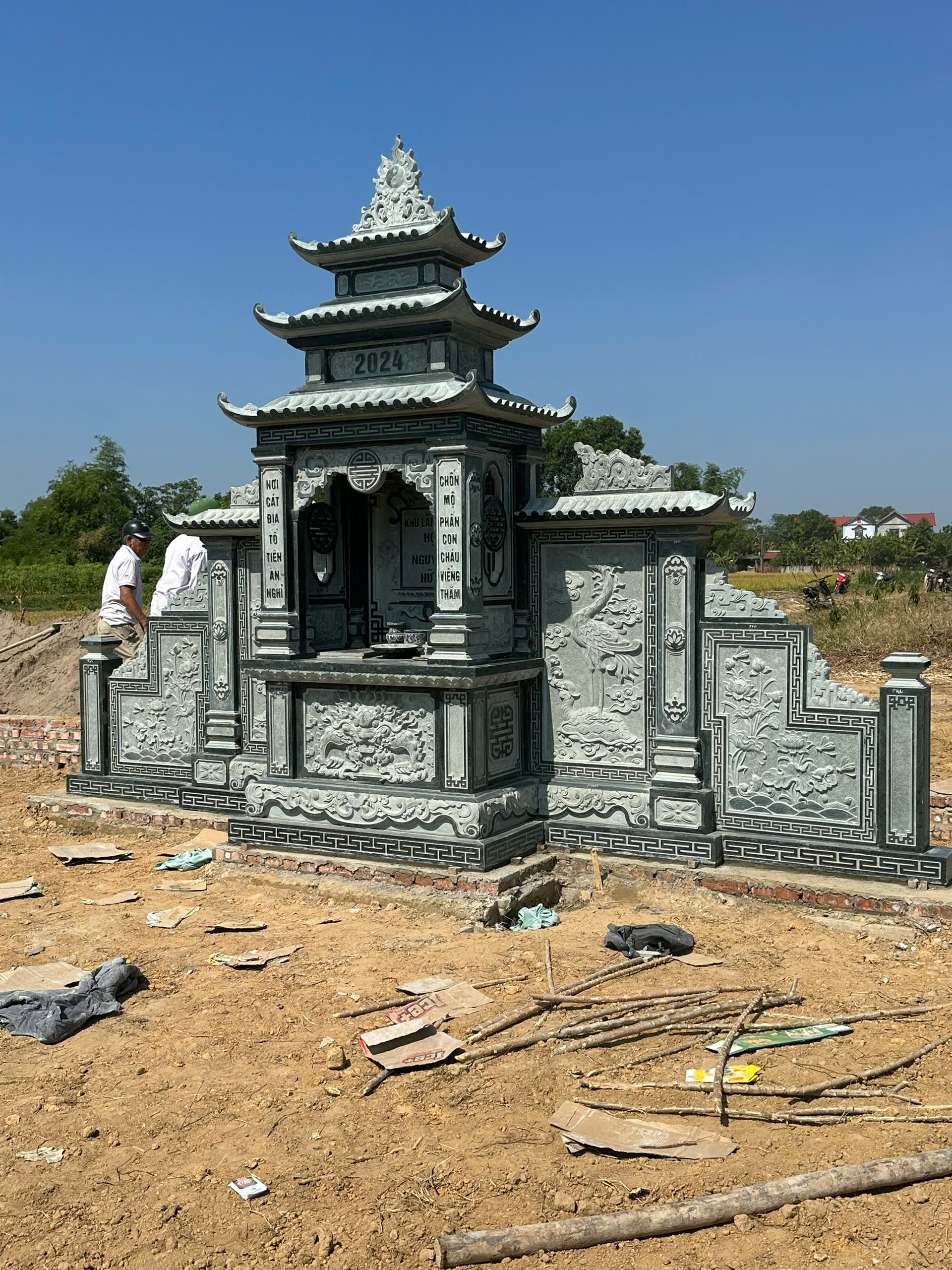 Lăng Thờ Đá - LTD04