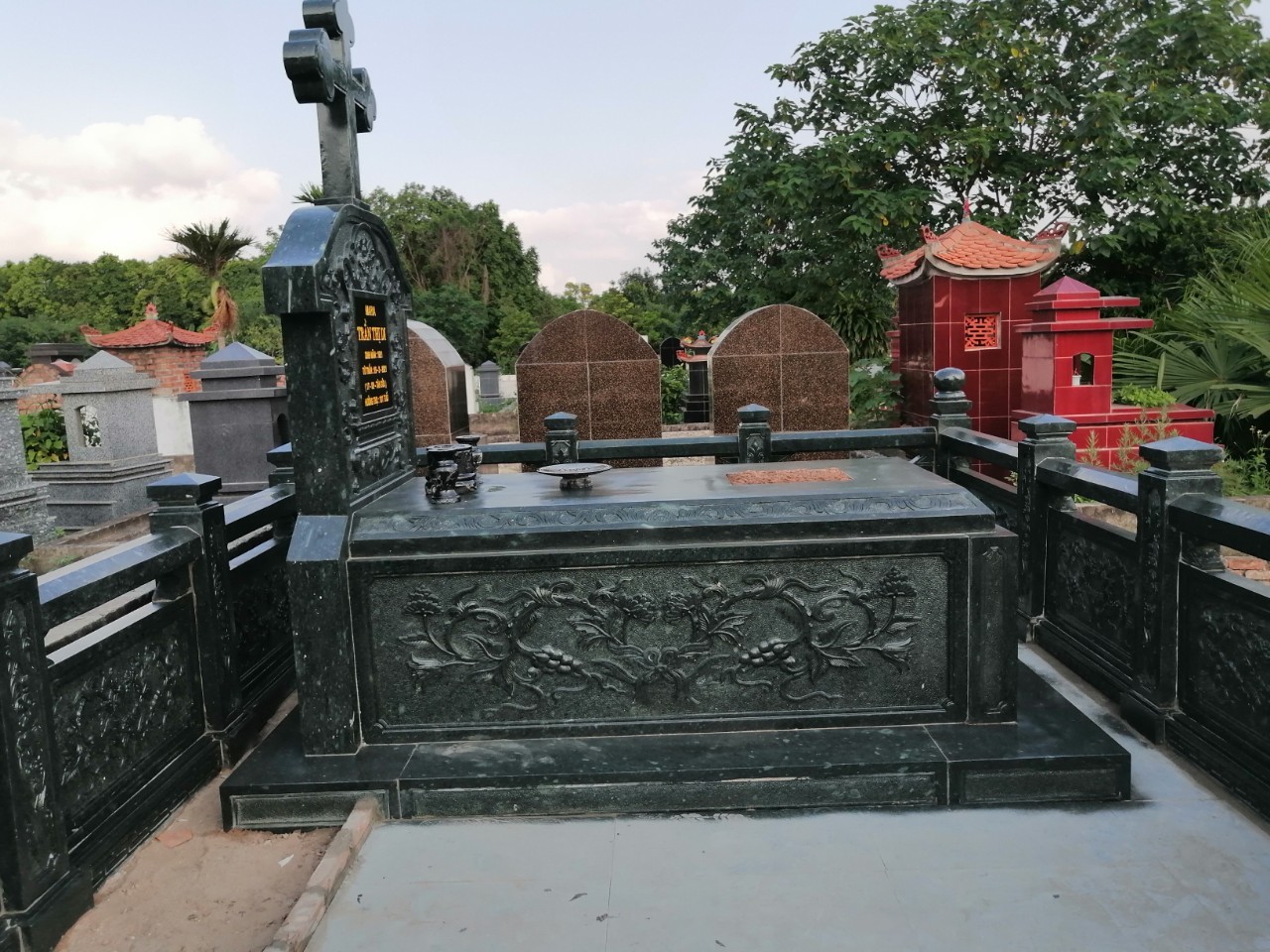 Mộ Công Giáo - MCG09