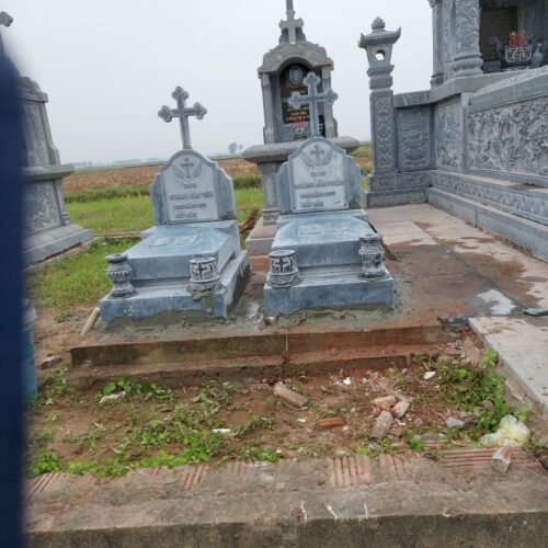 Mộ Đá Công Giáo - MCG15