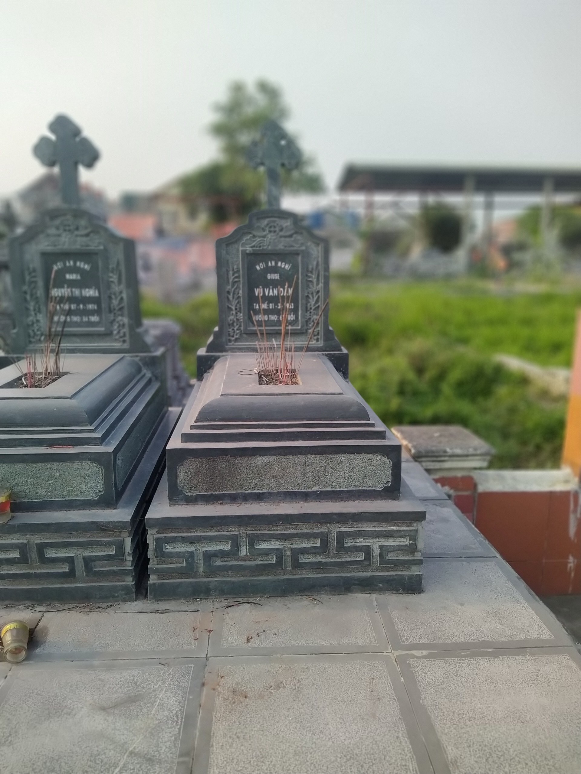 Mộ Công Giáo - MCG17