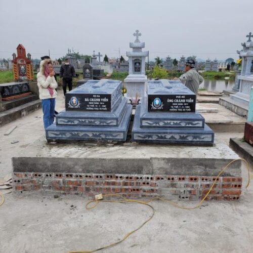 Mộ Đá Công Giáo - MCG20