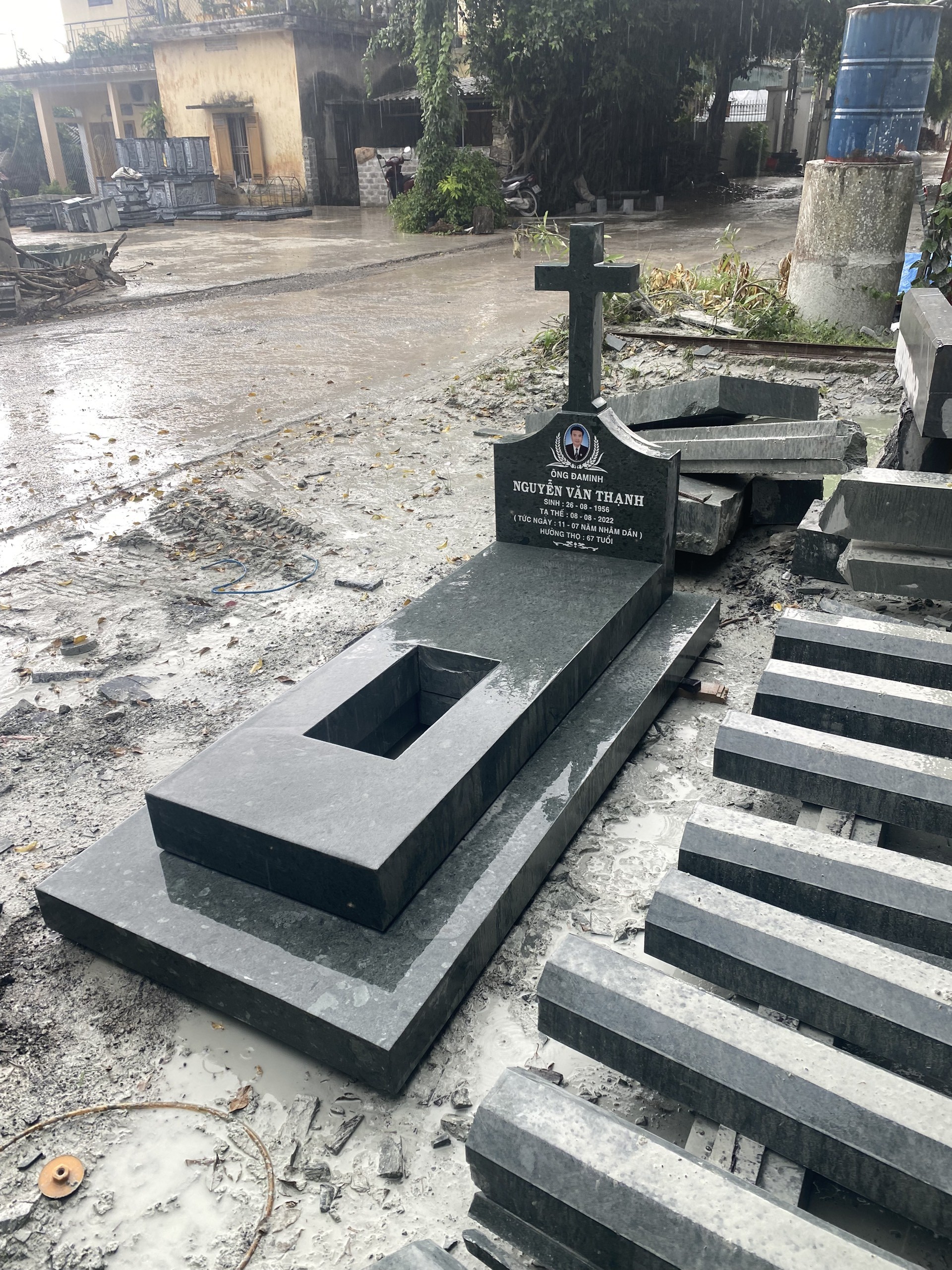 Mộ Công Giáo - MCG25