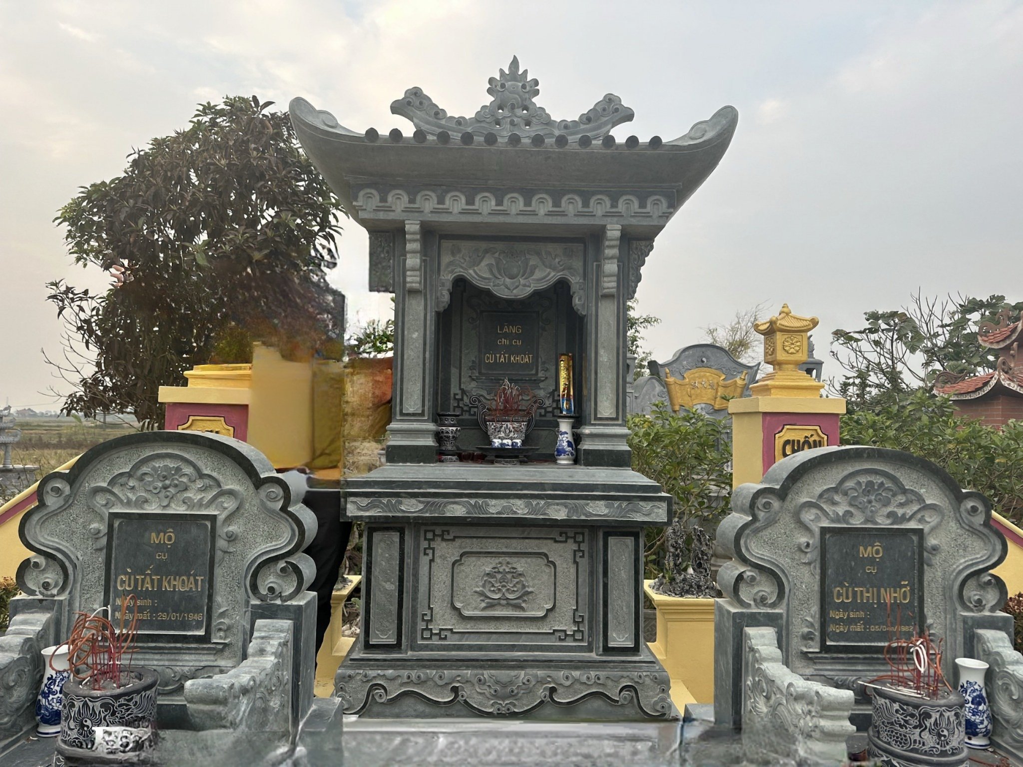 Mộ Đá 1 Mái - M1M07