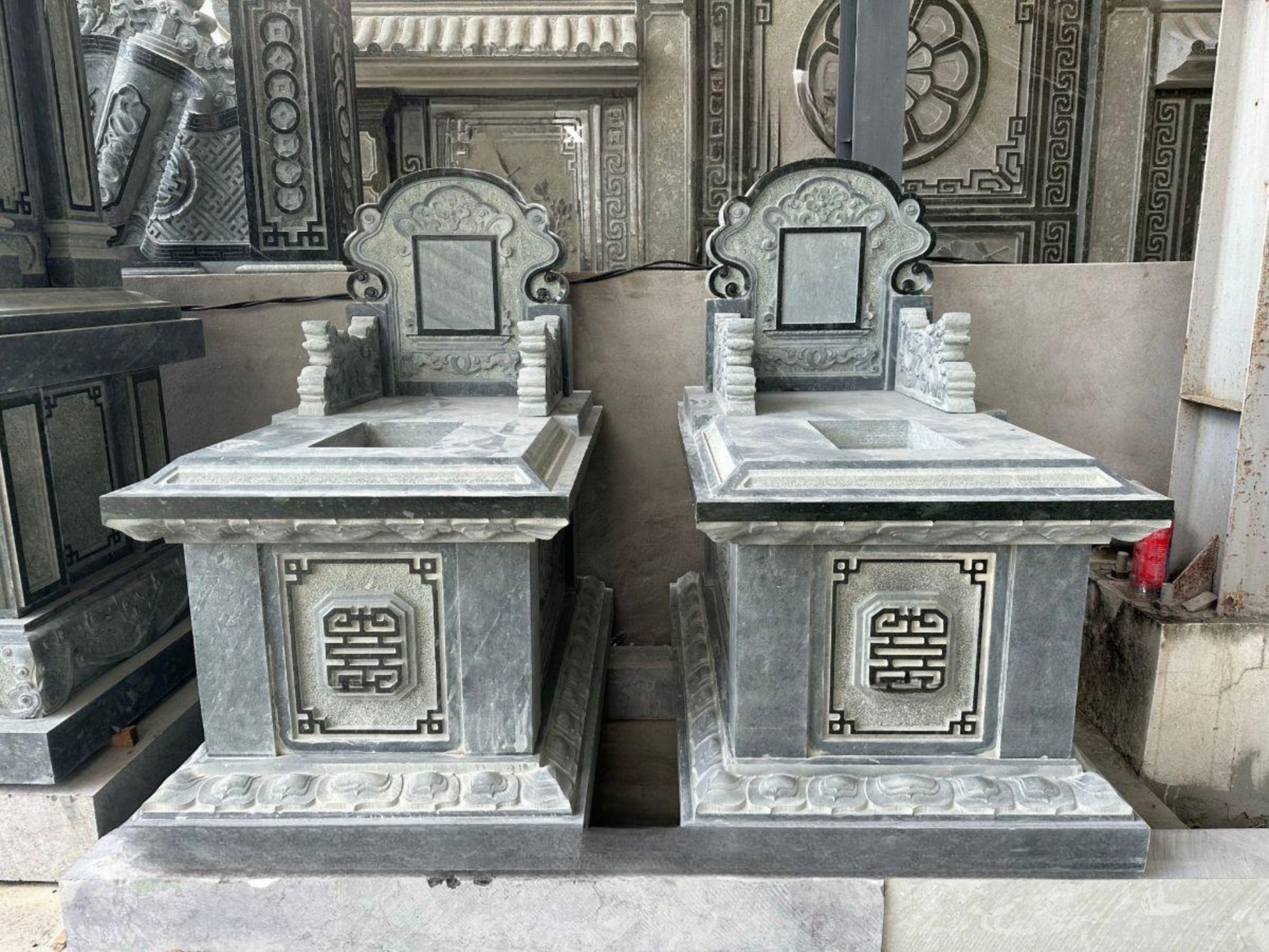 Mộ Không Mái - MKM49