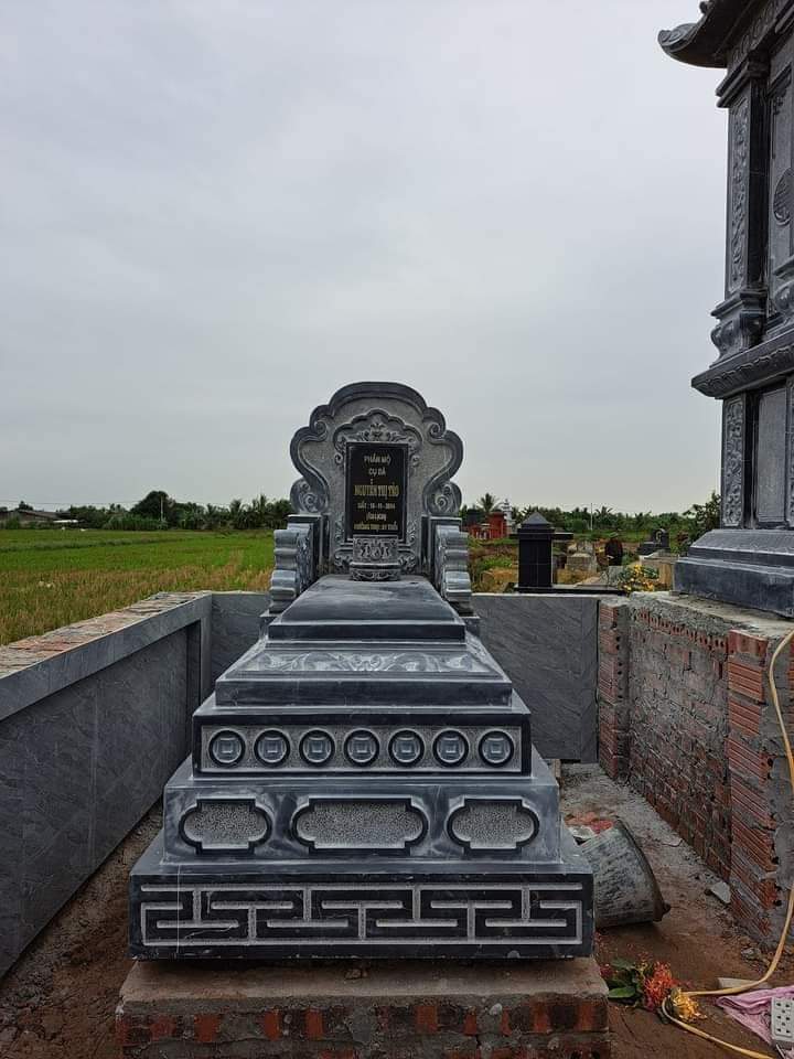 Mộ Không Mái - MKM64